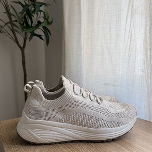Skechers Knit Slip-On Sneakers Cream Comfort Walking 8.5